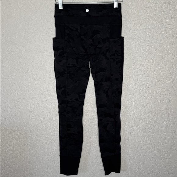 Lululemon Sun Salutation Pants Soot Black Camo Sz 4 Pockets - Picture 5 of 7